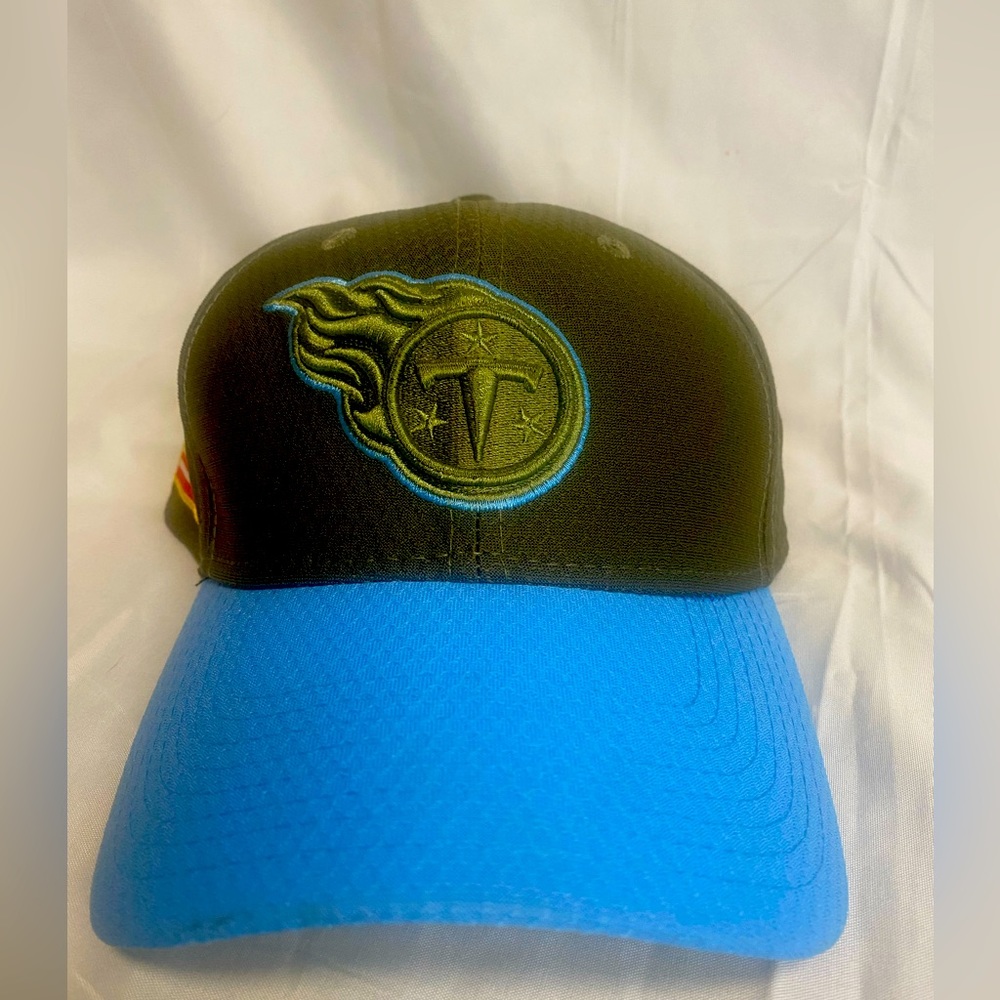 Tennessee Titans New Era 2017 Salute to Service Fitted Cap, Med/Large, Men’s